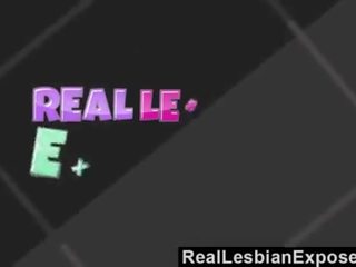 Reallesbianexposed - otočil na lesbičky fooling kolem