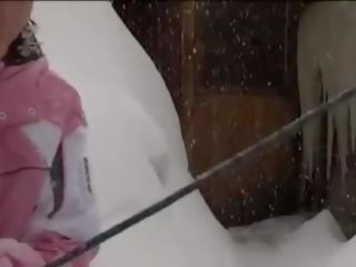 Beguiling lesbisk spiller i den snø